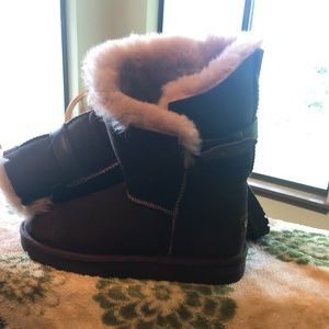 Size 8 NWT Ugg boots